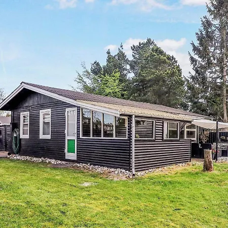 6 Person Holiday In