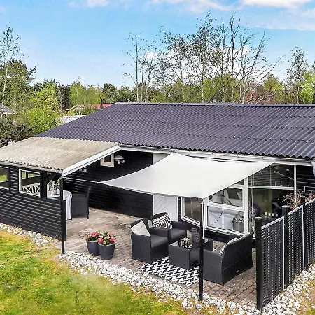6 Person Holiday In Semesterbostad Hals