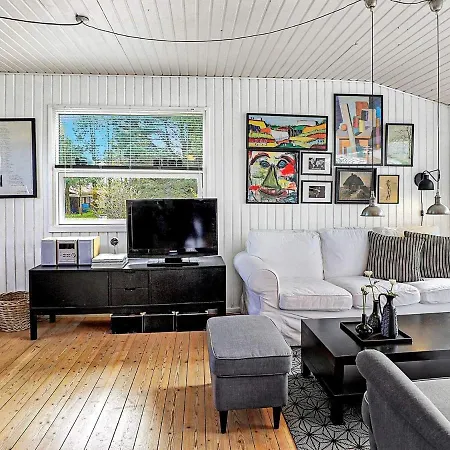 6 Person Holiday In * Hals