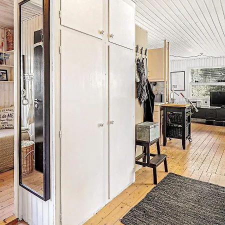 6 Person Holiday In Semesterbostad